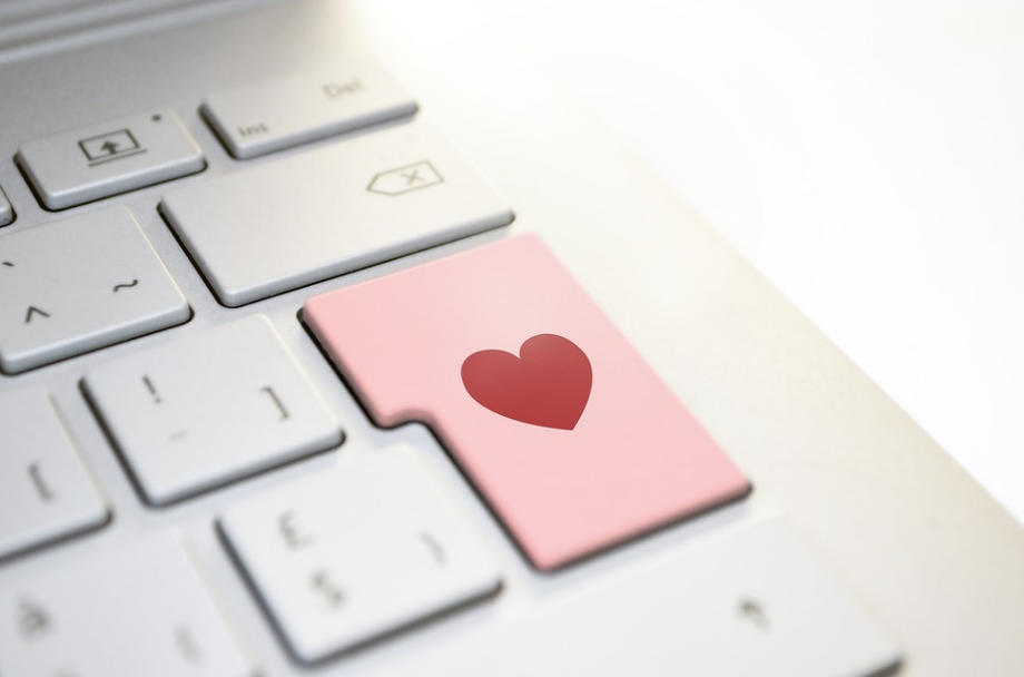 a heart icon on keyboard